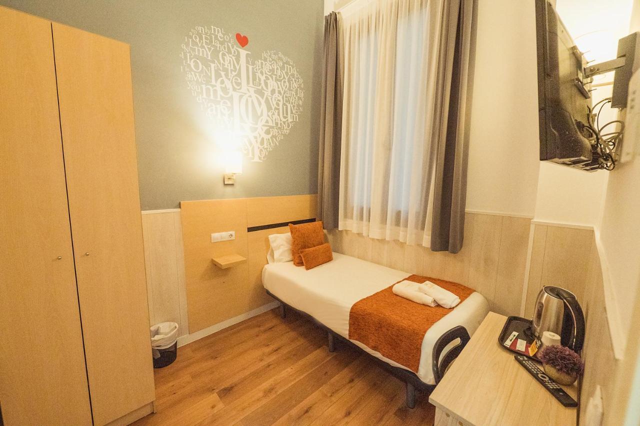 Live Natura (adults Only) Affittacamere Barcellona